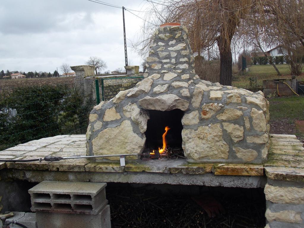 Maison d'hôtes Le Petit Breuil à Verteillac Extérieur photo
